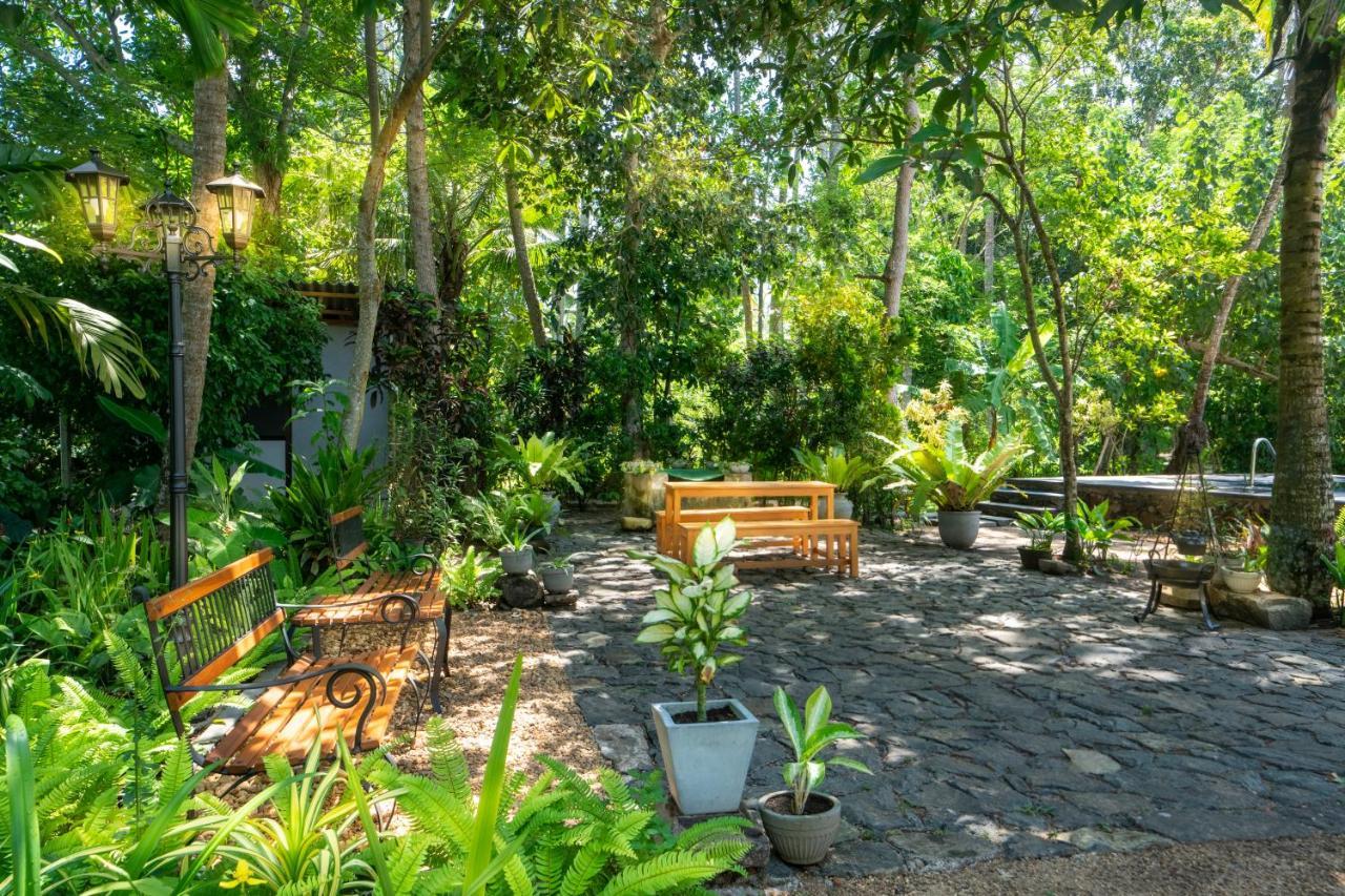 5br Luxury With Pool The Blues Mihiripenne